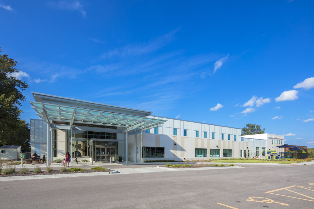 B.E. Smith Family Center Advent Health Shawnee Mission, Exterior - SGH ...